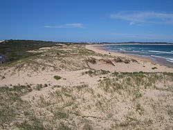 View across Greenhills Beach facing north