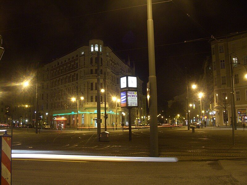 File:Hasselbachplatz (Magdeburg).jpg