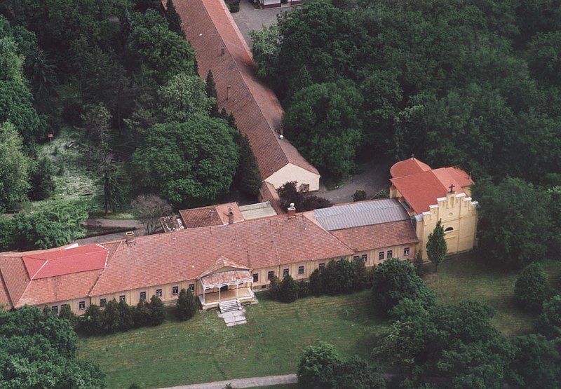 File:Kétegyháza - Palace.jpg