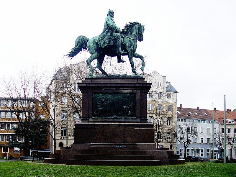 File:Kaiser Wilhelm Denkmal.JPG