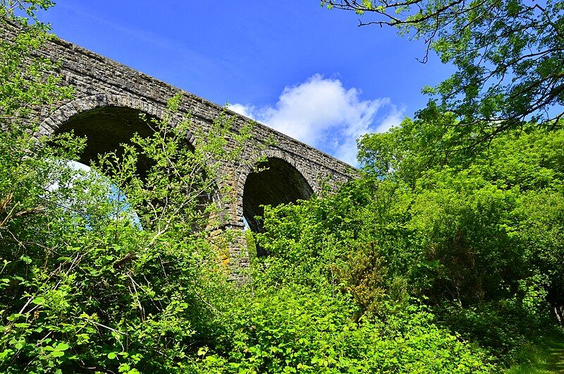 File:Lake Viaduct.jpg