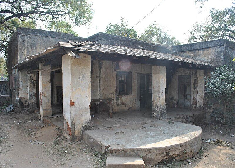 File:Laxminath Bezbaruah-house-(inside view).jpg