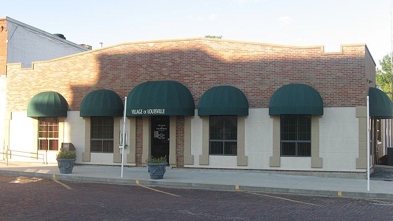 File:Louisville village hall.jpg