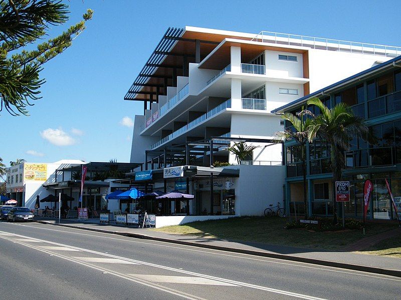 File:New Echelon, Yeppoon.jpg