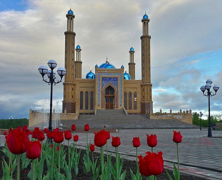 File:New Mosque Oskemen.jpg