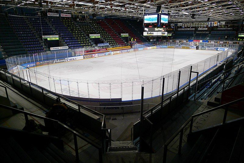 File:Oulun jäähalli 2.3.2016.jpg