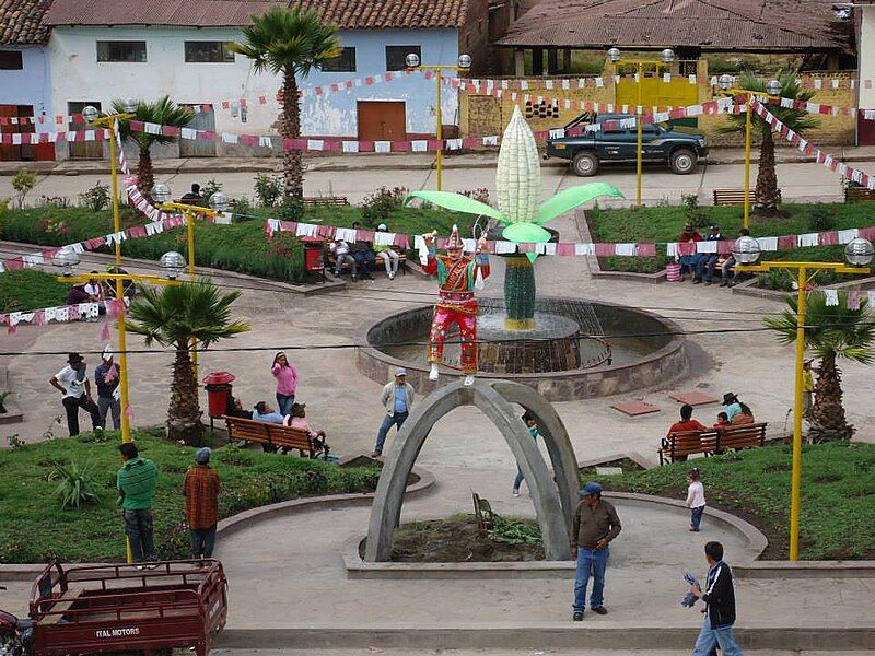 File:Plaza de Huancaray.jpg