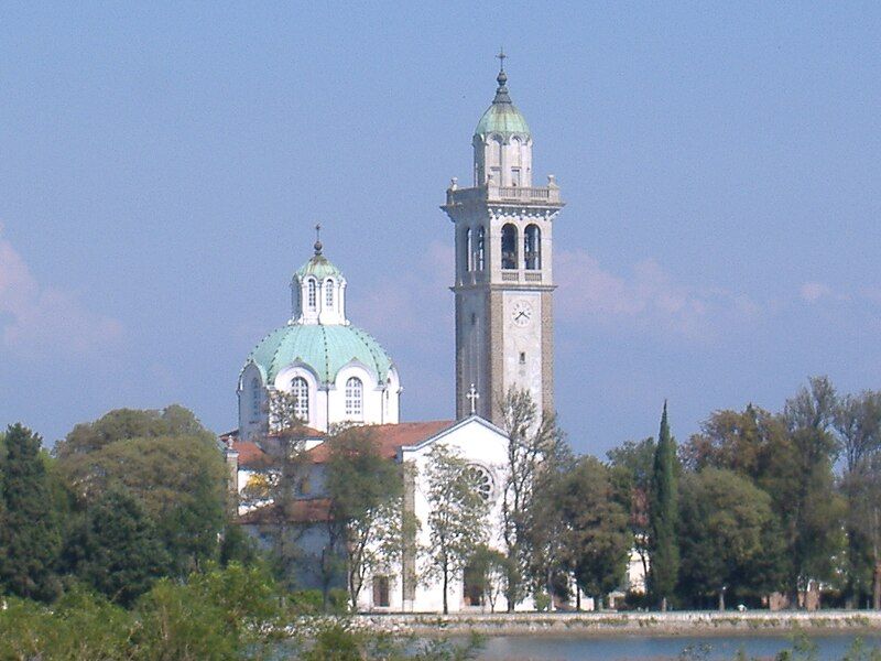 File:Santuario-madonna-di-barbana.jpg