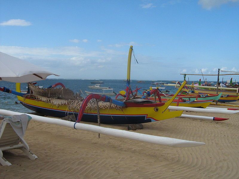 File:Sanur Beach (boats).jpg