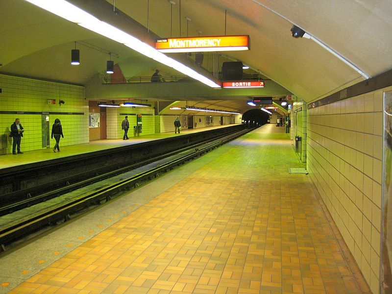 File:SauvéMetroStation.jpg