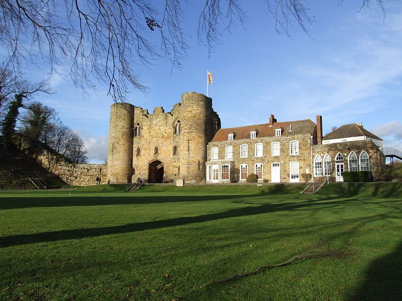 File:TonbridgeCastle0021.JPG