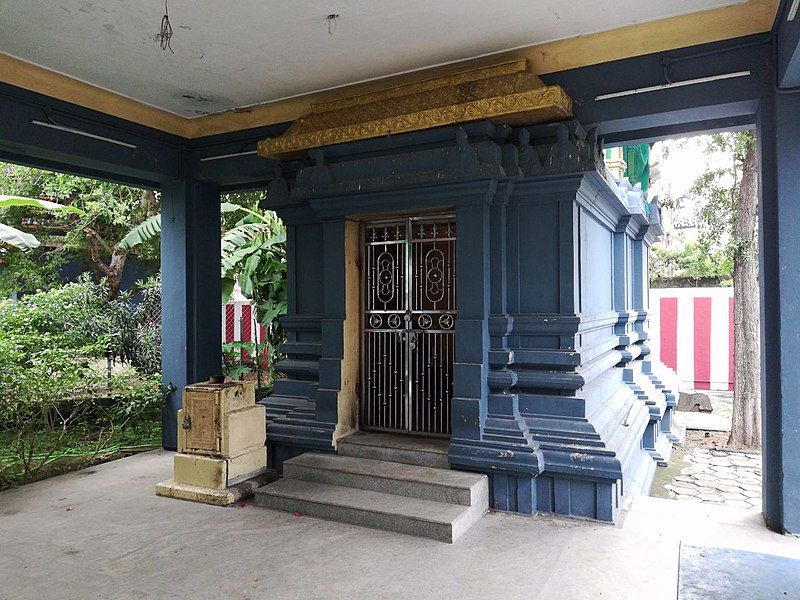 File:ValluvarShrineAtMylaporeTemple.jpg