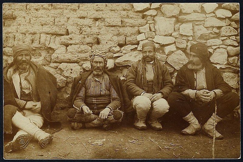 File:Vodovrati Peasants 1916.JPG