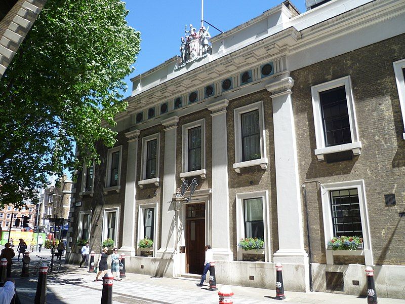 File:Armourers' Hall, London.JPG