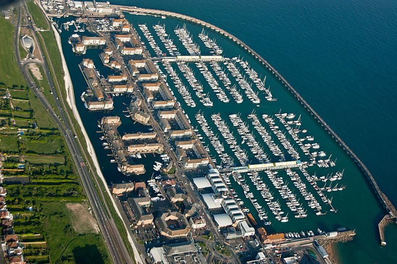 File:Brighton Marina.jpg