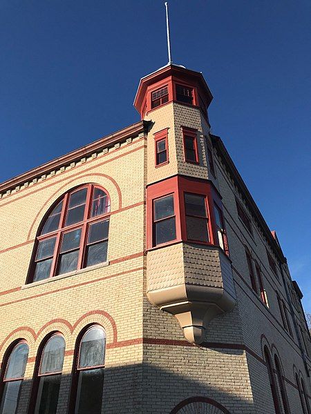 File:Danes Hall Turret.jpg