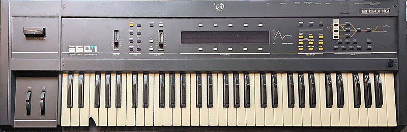 File:Ensoniq ESQ-1.jpg