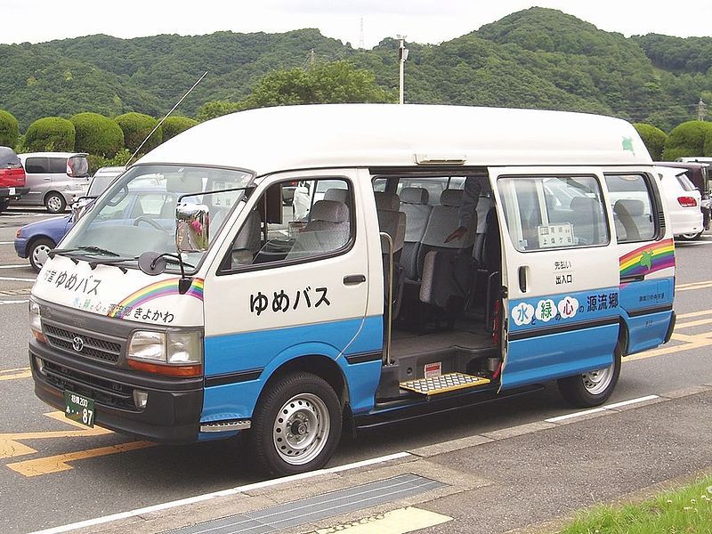 File:GE-RZH125B-Kanachu-a13-Yumebus.jpg