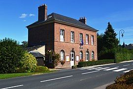 The town hall in Les Authieux-sur-Calonne