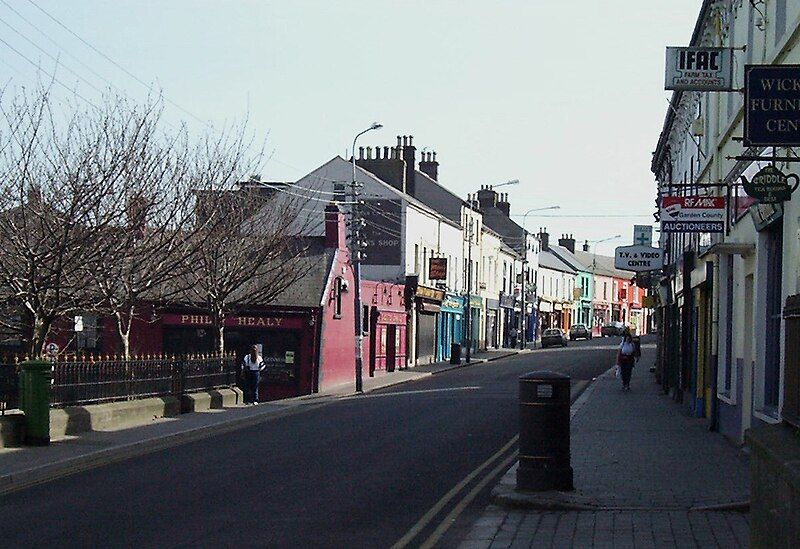 File:Main Street Wicklow.jpg