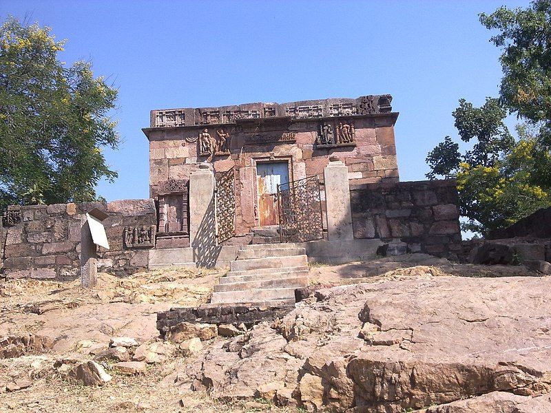 File:Shikari Madhi.jpg