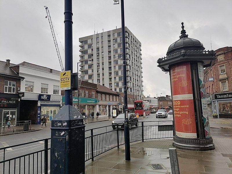 File:Station Road, Edgware.jpg