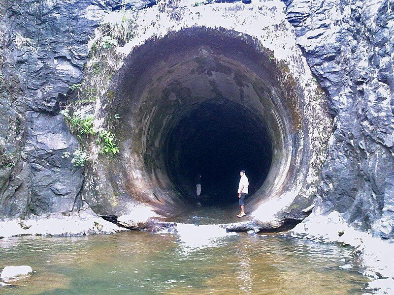 File:Tunnel at Anchuruli.jpg