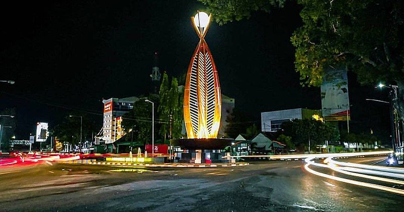 File:"tugu 0km palu.jpg".jpg