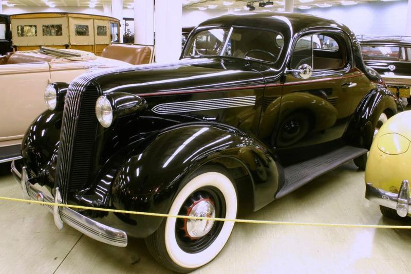 File:1936-pontiac-archives.jpg