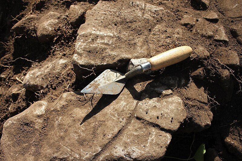 File:Archaeology Trowel.jpg