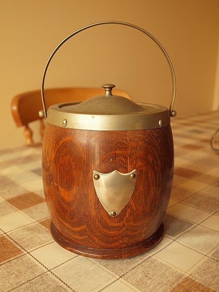 File:Biscuit barrel 01.jpg