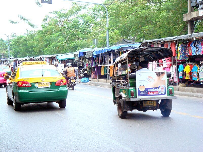 File:BobaeStreetVendors.jpg