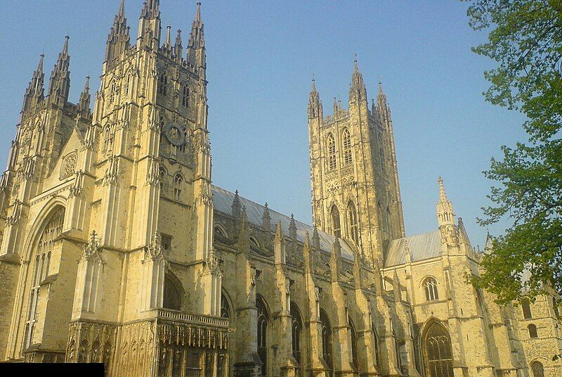 File:Canterbury cathedral 02.jpg