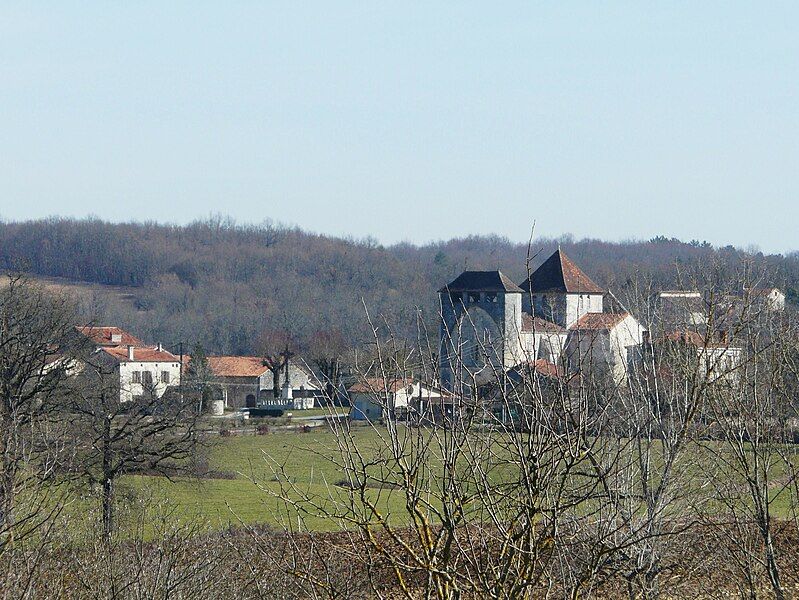 File:Cercles village (1).JPG