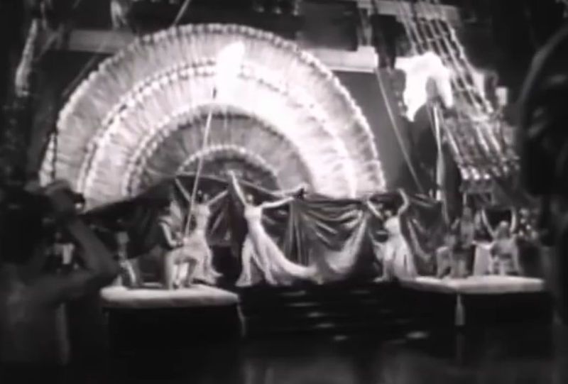 File:Cleopatra trailer screenshot.jpg