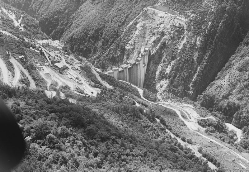 File:ETH-BIB-Verzasca-Staumauer-LBS H1-025325.tif