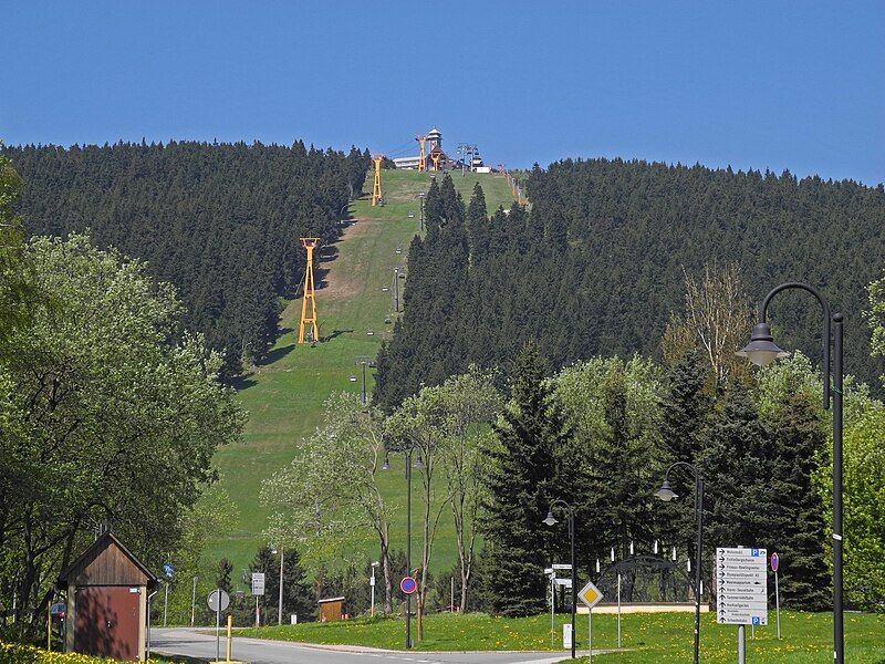 File:Fichtelberg-Blick-1.jpg