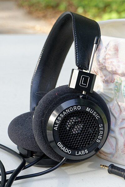 File:Grado Labs headphones.jpg