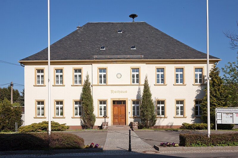 File:Grosshartmannsdorf Rathaus.jpg