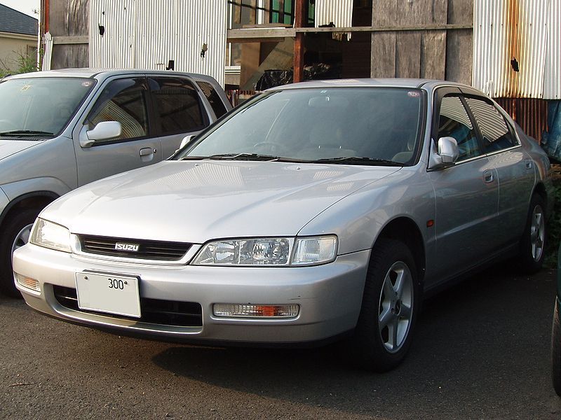 File:ISUZU ASKA3-1.jpg