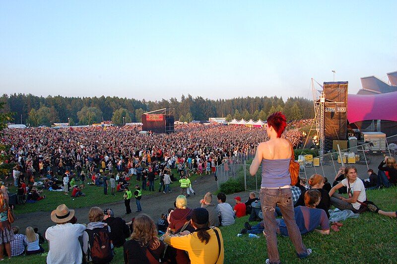 File:Ilosaarirock Festival 2007.jpg