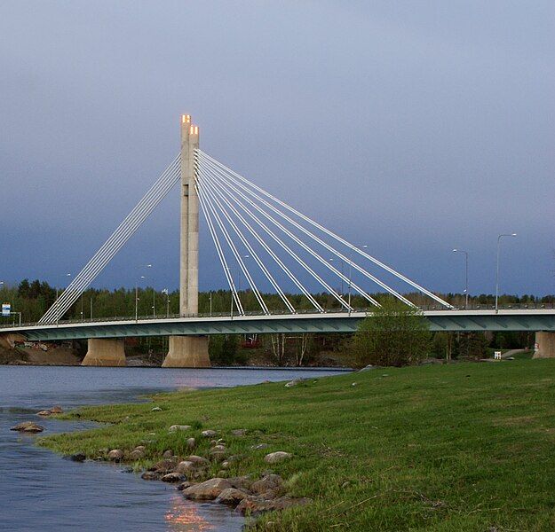 File:Jatkankynttila-rovaniemi-finland-03.jpg