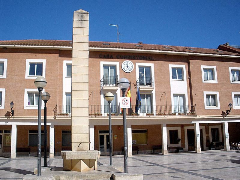 File:Lardero - Ayuntamiento.jpg