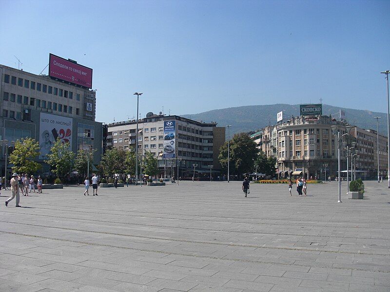 File:MacedoniaSquareSkopje.JPG