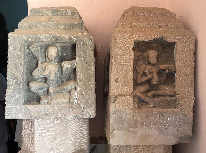 File:NavagarhSojnaStambha.jpg