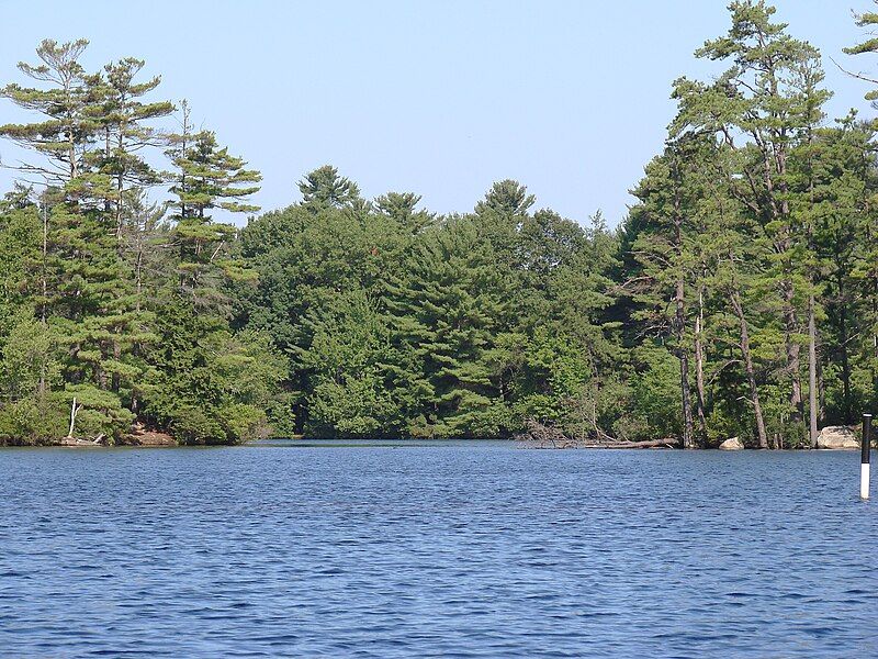 File:Pawtuckaway Lake.JPG