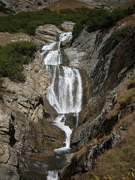 File:Stelvio Nationalpark (Wasserfall).JPG