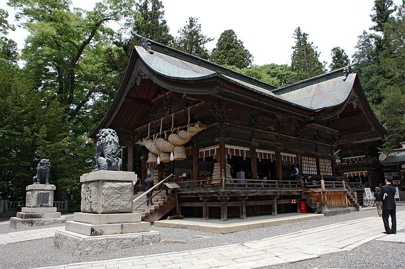 File:Suwa taisha akimiya01bs3200.jpg