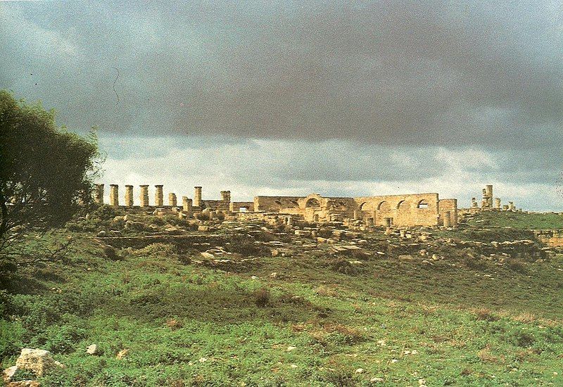 File:Tolmeitha ruins.jpg