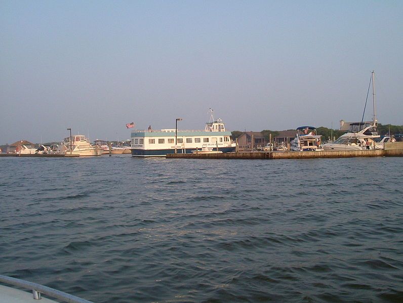 File:Watch hill Ferry.JPG